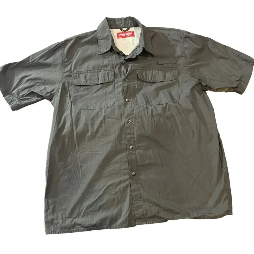 Wrangler Mens Button Up Shirt Short Sleeves Chest Pockets Dark Olive Green